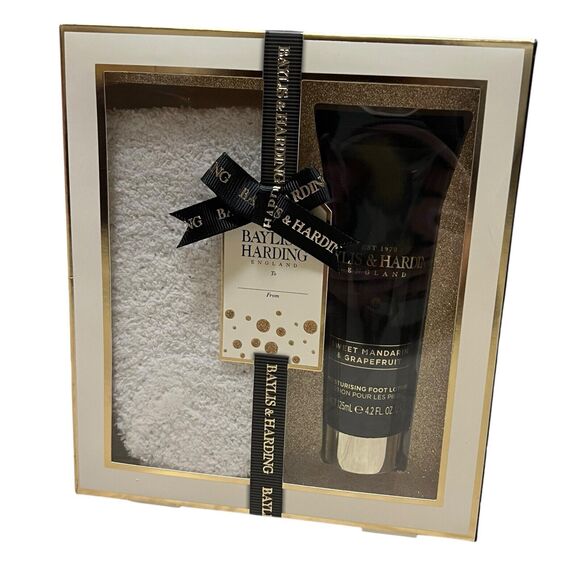 Baylis & Harding Sweet Mandarin & Grapefruit Foot Lotion & Fuzzy Socks Gift Set - Picture 1 of 2